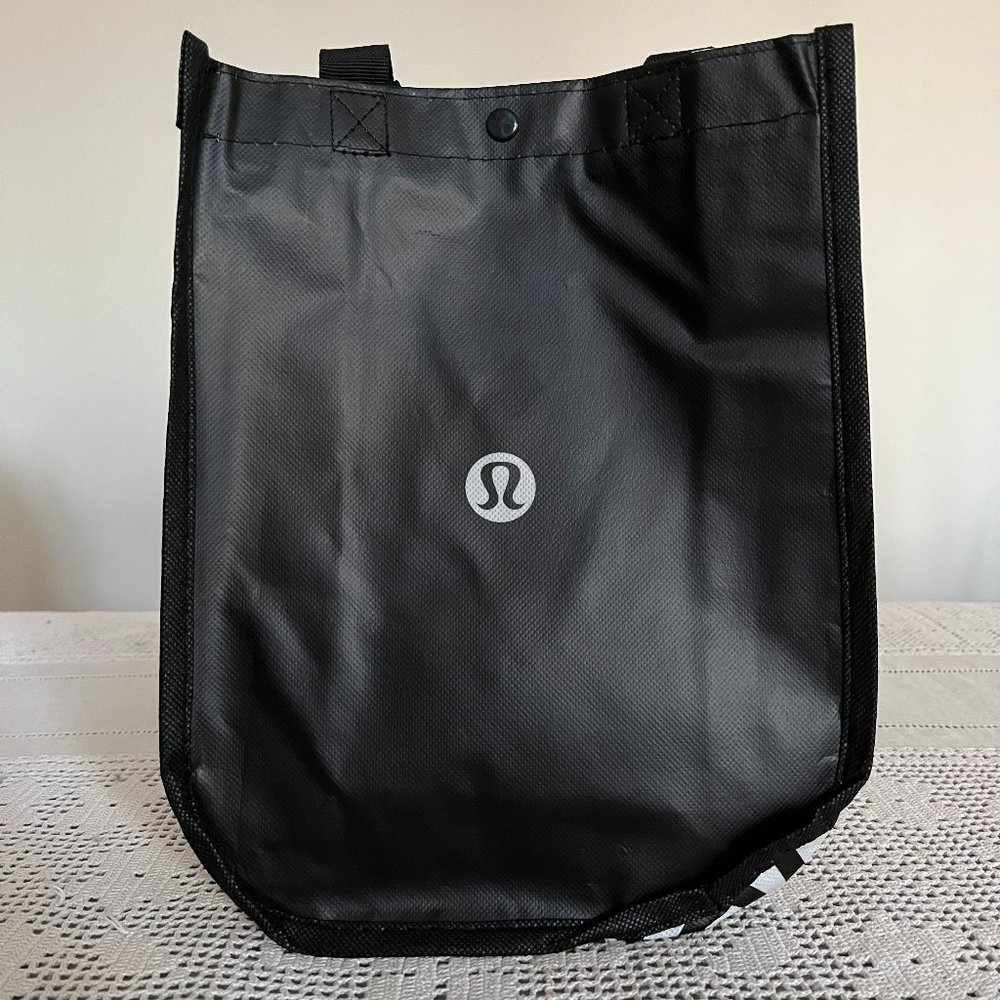 Lululemon black & white small reusable tote bag